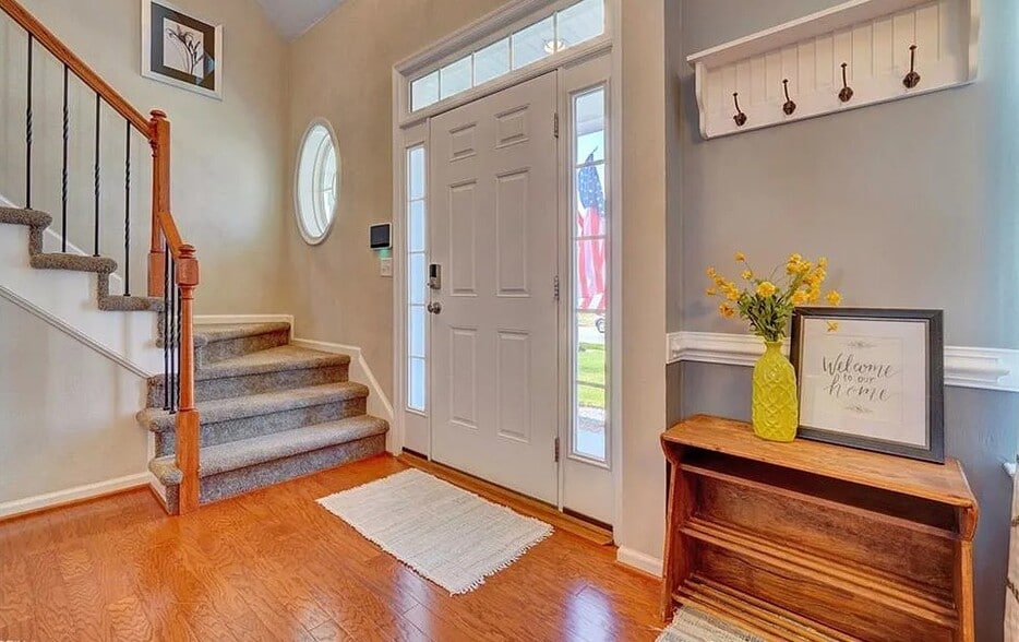 Building Photo - 561 Graphite Trl