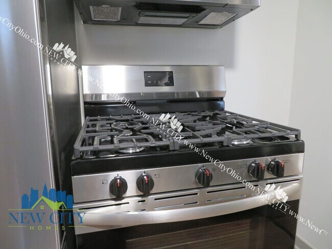 Building Photo - Newly Renovated Apartment Building