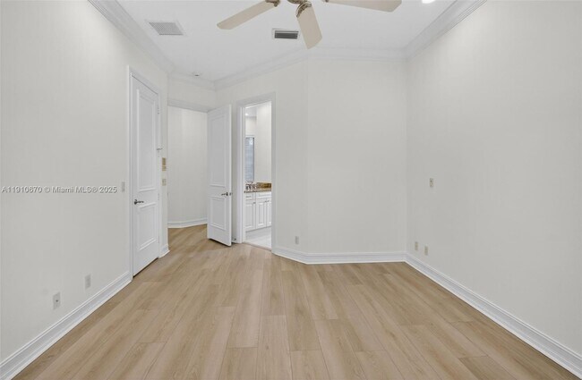 Building Photo - 9597 Bridgebrook Dr