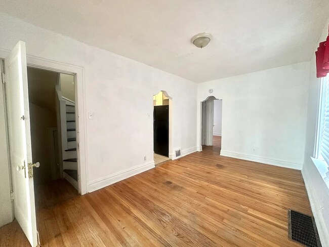 Building Photo - 3865 Alberta St