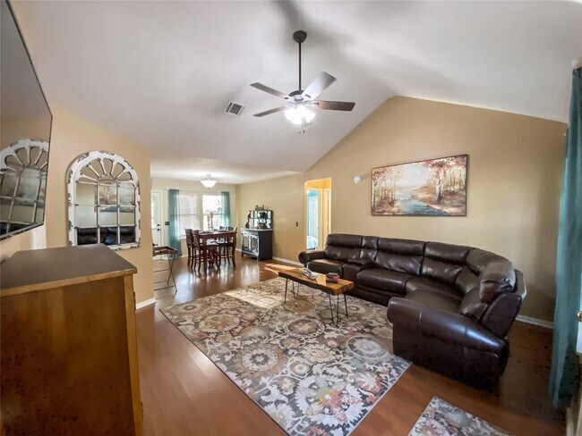 Building Photo - 254 E Sunset Dr