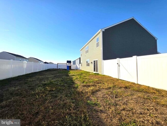 Building Photo - 374 Robbins Farm Rd