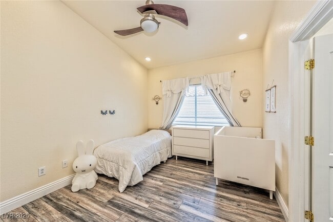 Building Photo - 8129 Pacific Cove Dr
