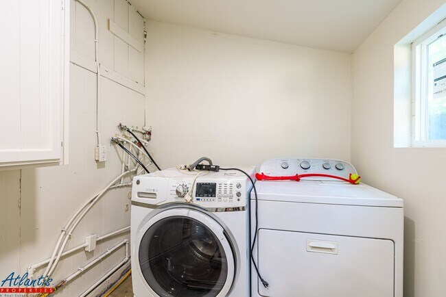 Building Photo - Lovely Downtown San Jose Home | Off-Street Parking