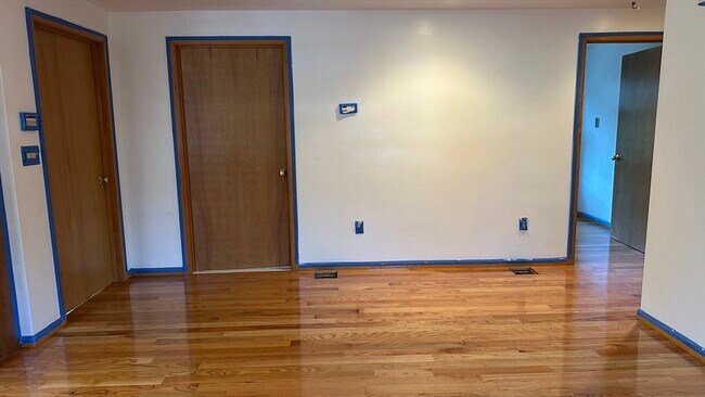 Building Photo - 40 Emilissa Ln