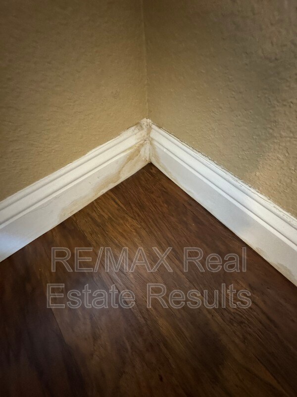 Building Photo - 1523 N Dawn Dr
