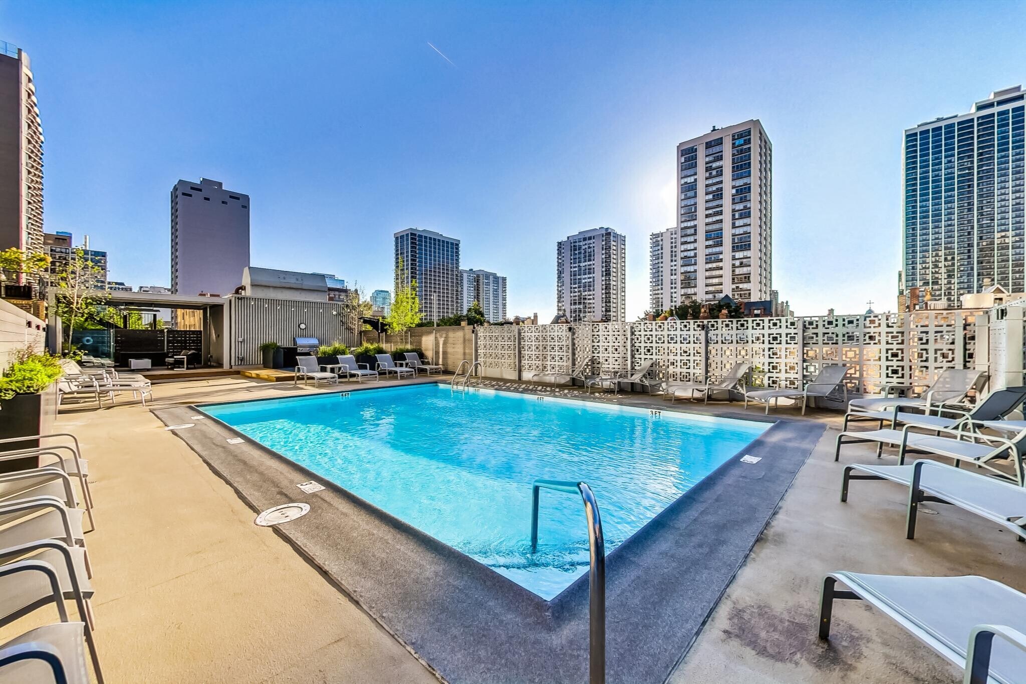 Building Photo - 1516 N State Pky