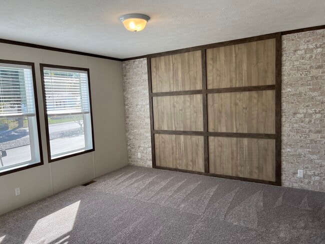 Building Photo - 39500 Warren Rd