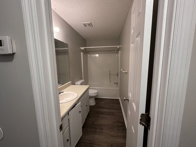 Building Photo - 730 Dover Ln