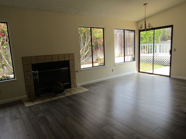 Building Photo - Single Level Home Located in The Pacific Estates