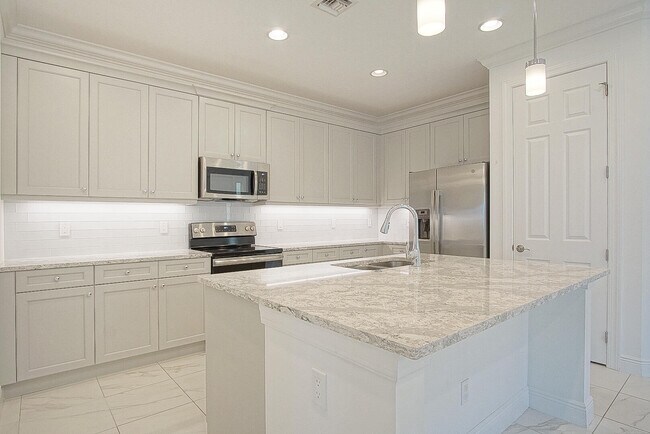 Building Photo - 24060 SW Firenze Wy