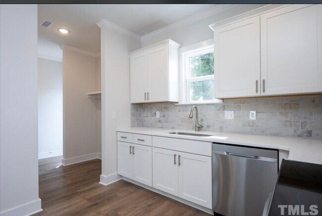 Building Photo - 1004 Linwood Ave