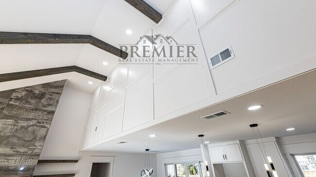 Building Photo - Stunning Remodeled 4 bedroom / 4 bath-2026...