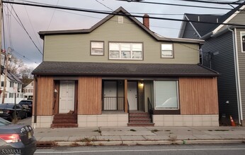 Building Photo - 530 Ringwood Ave