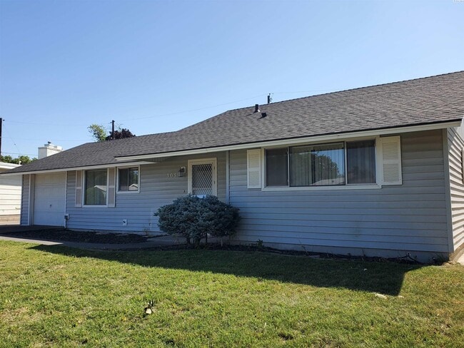 Building Photo - 305 S Mayfield St