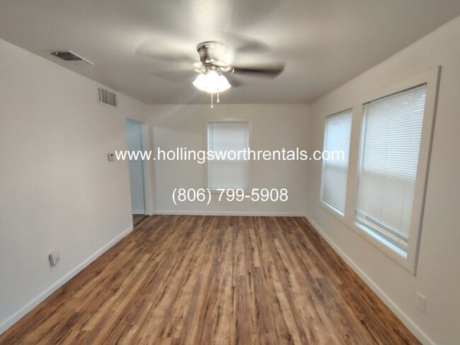 Building Photo - 2 Bedroom 1 bath House
