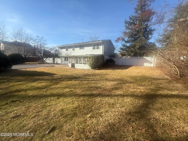 Building Photo - 117 Greymoor Rd