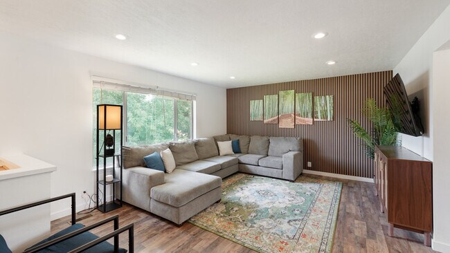 Building Photo - 423 W 1640 S