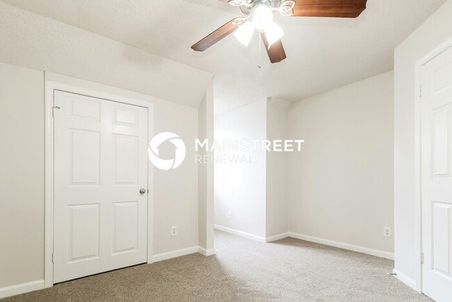 Building Photo - 4 Bedroom Pet-Friendly Home in Cordova, TN with Main Street Renewal