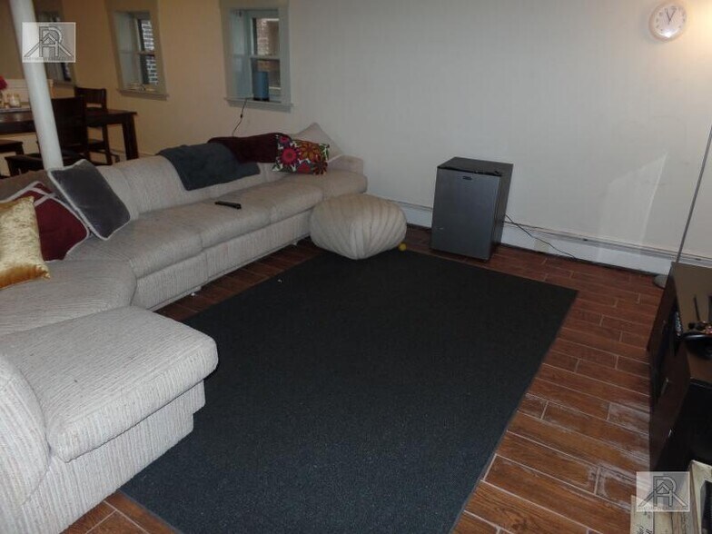 Building Photo - 19 South St