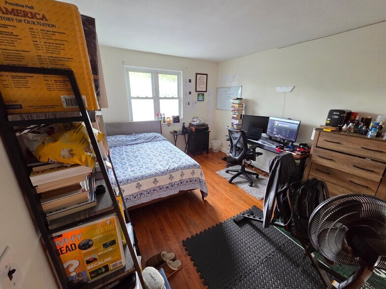 Building Photo - 552 Manor Ridge Rd