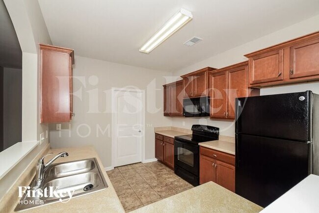 Building Photo - 308 Polo Ct