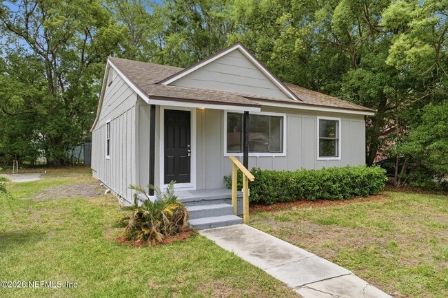Building Photo - 3055 2nd St Cir
