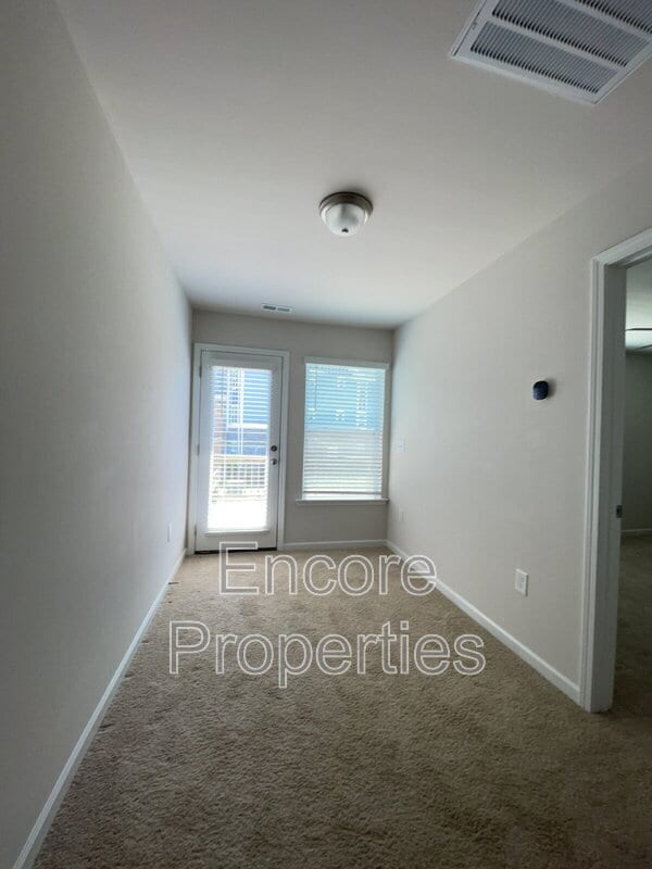 Building Photo - 908 Robbie Jackson Ln