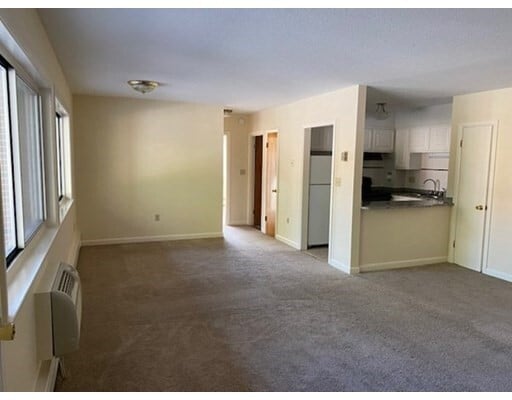 Building Photo - 5 Lakeview Gardens
