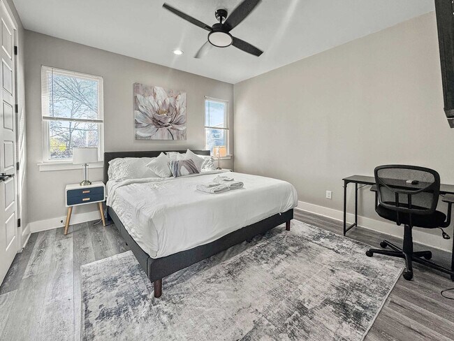 Building Photo - 2408 Pennsylvania Ave