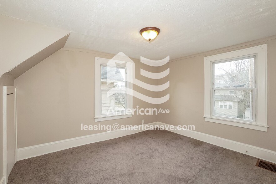 Building Photo - 904 Bloomfield Ave