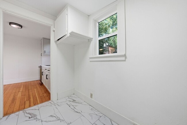 Building Photo - 3 Bed/2.5 Bath Multilevel Home with Amazing Views!