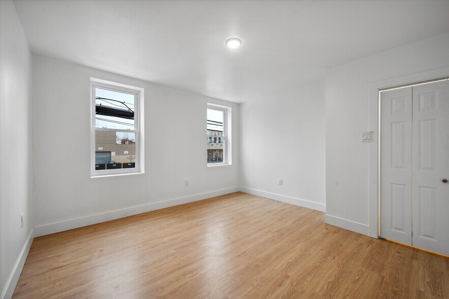Building Photo - 1505 N Orkney St