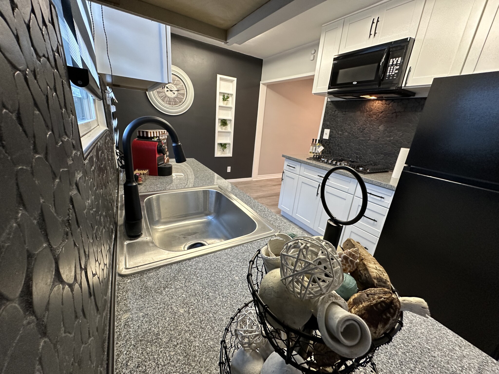 kitchen - 1220 N Cordova St