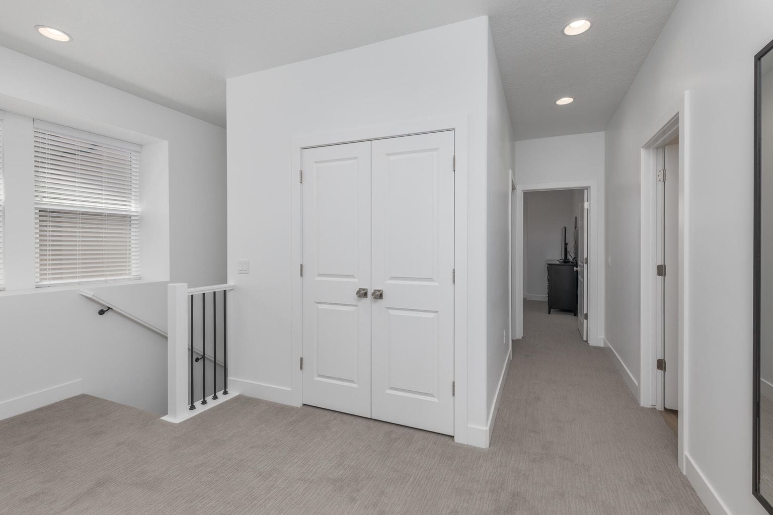 Building Photo - 819 S Black Alder Dr