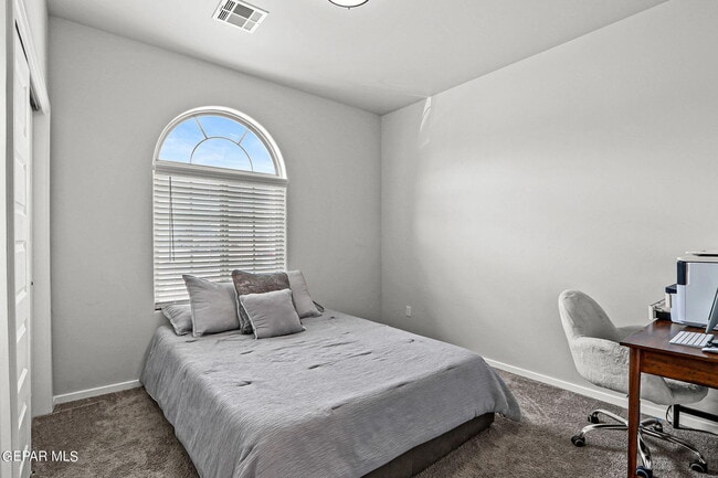 Building Photo - 840 Via Glorieta