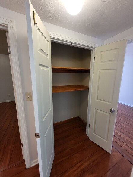 Building Photo - 3365 Drew St