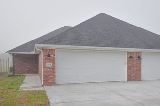 Building Photo - 3 Bedroom 2 Bath Duplex in Prairie Grove!!