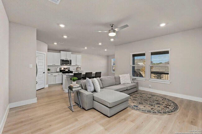 Building Photo - 4 Bedroom/2 Bath BrookStone Creek Subdivision