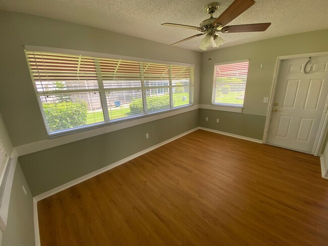 Building Photo - Beautiful Unfurnished, pet friendly home A...