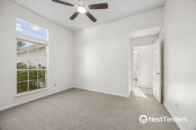 Building Photo - Great Location Near Town Center!