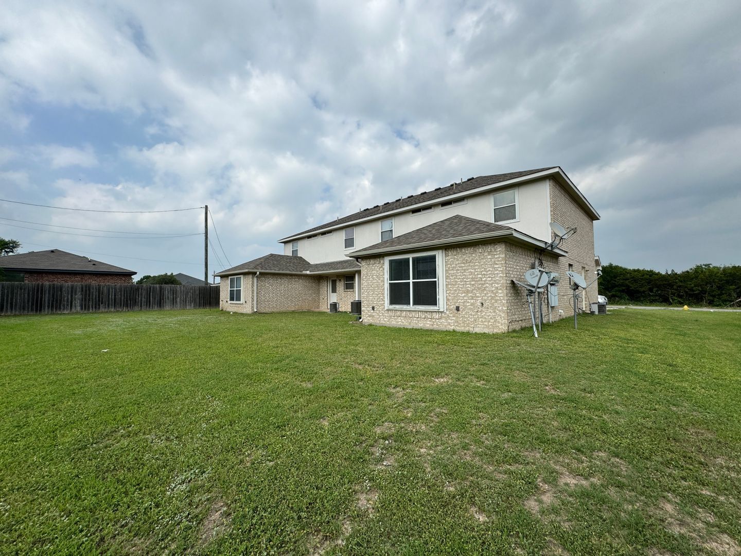 Building Photo - 1602 Aztec Trce