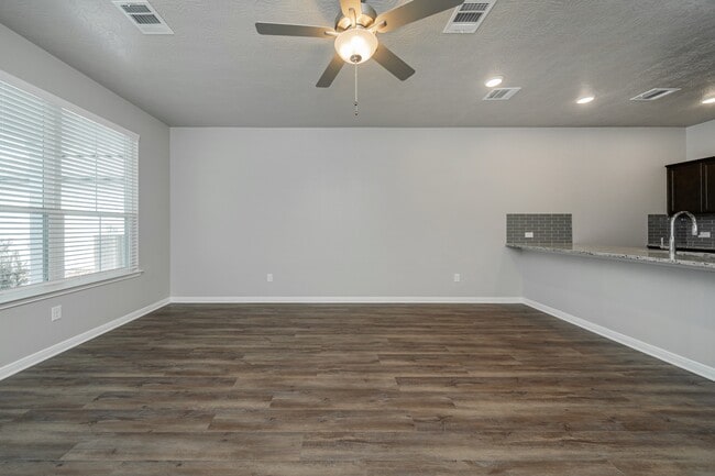 Building Photo - 1115 Trellis Pass
