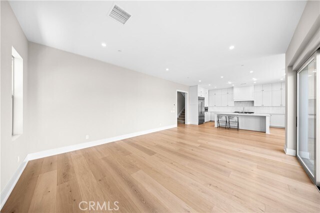 Building Photo - 130 Mossvine