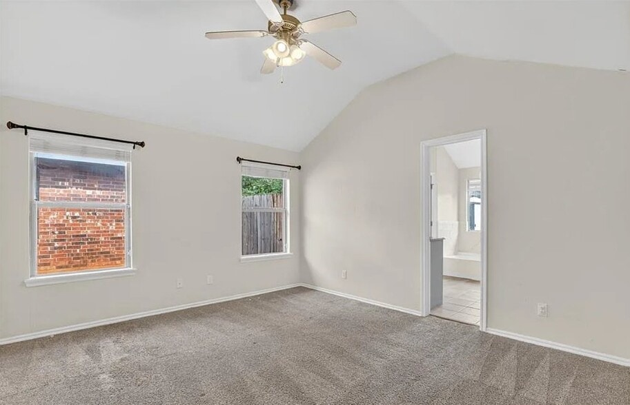Building Photo - 4921 NW 163rd St