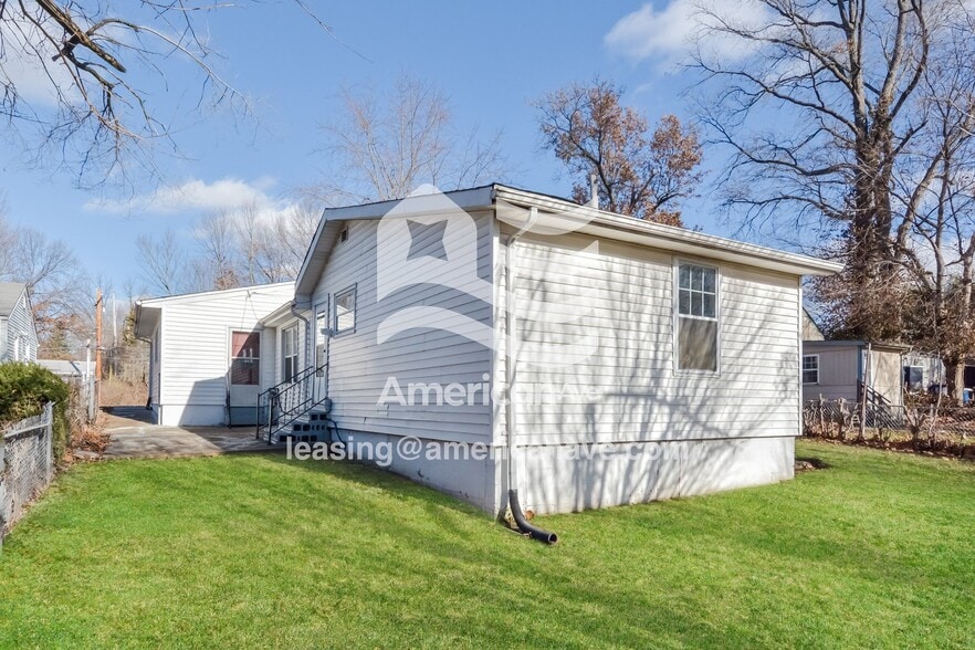Building Photo - 710 Chambers Rd