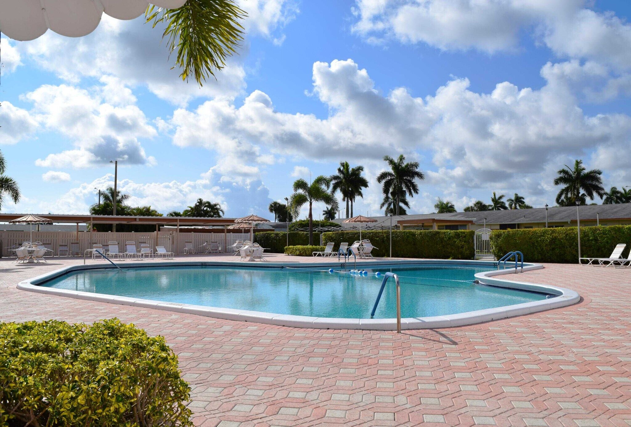 Building Photo - 2723 Dudley Dr E