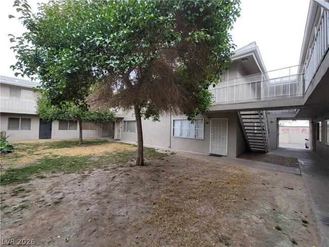 Building Photo - 304 Orland St