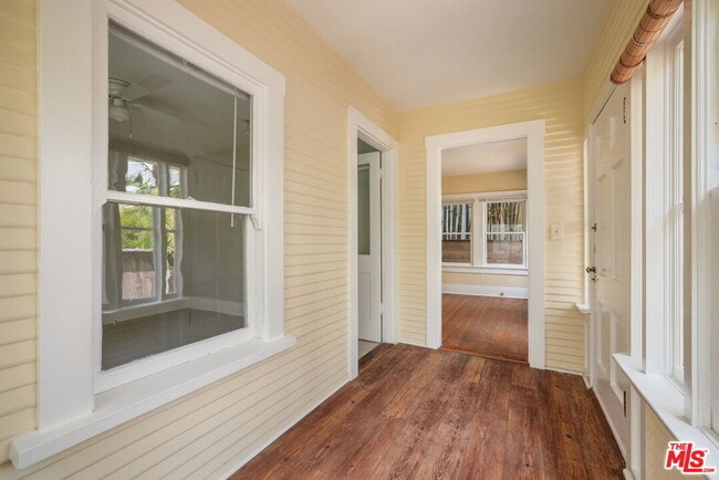 Building Photo - 532 Altair Pl