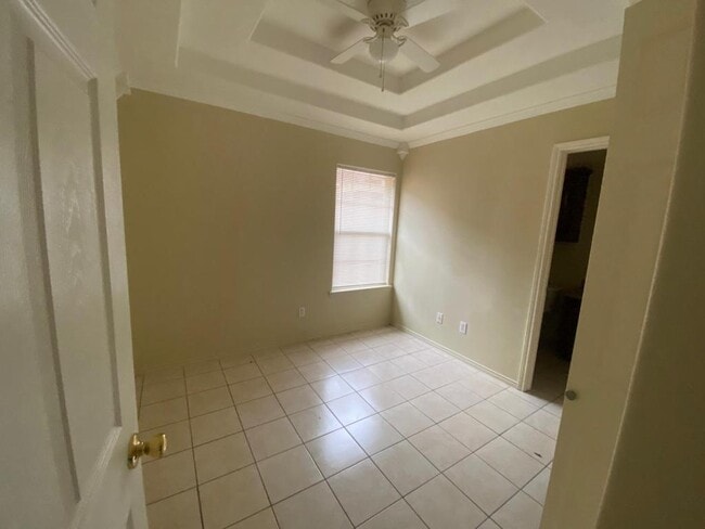 Building Photo - 3821 W Sarah Evans St